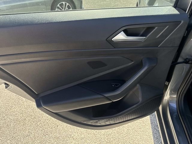 Certified 2022 Volkswagen Jetta SE image 7