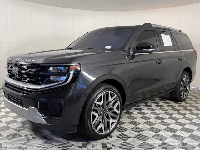 Used 2025 Ford Expedition Platinum w/ Platinum Ultimate Package AWD/4WD image 2