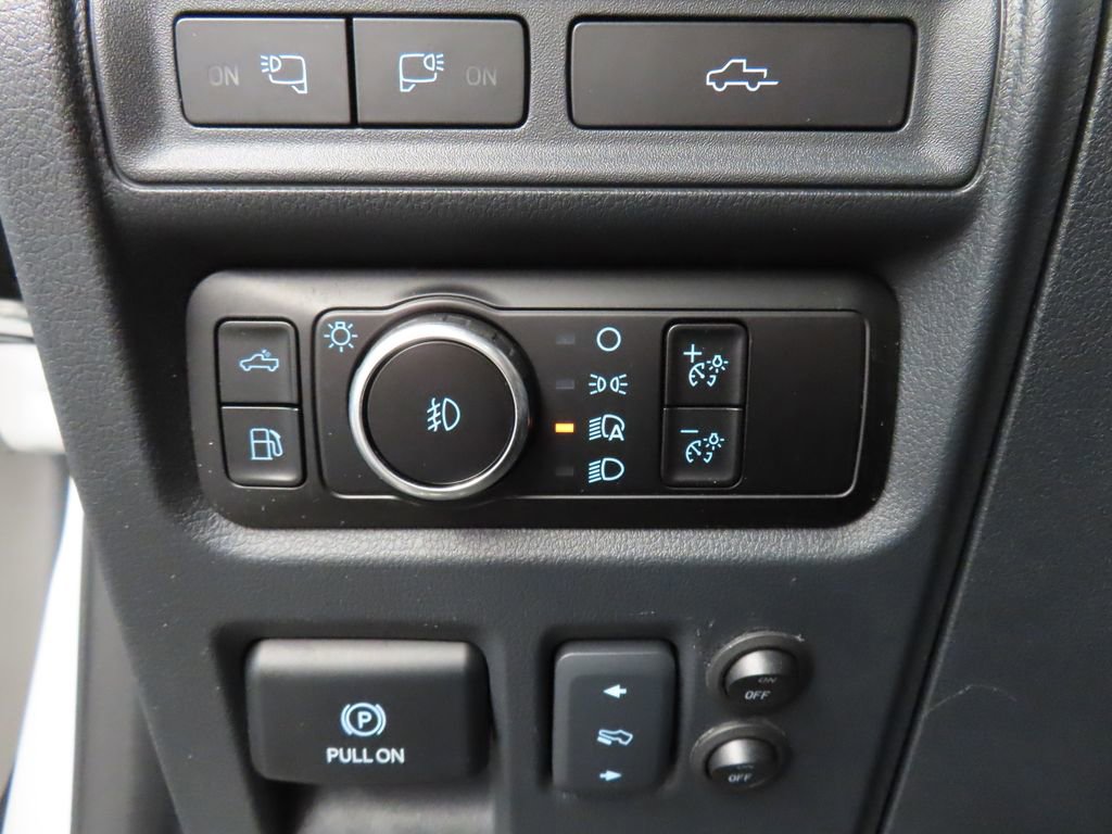 Used 2023 Ford F150 Platinum w/ FX4 Off-Road Package AWD/4WD image 65