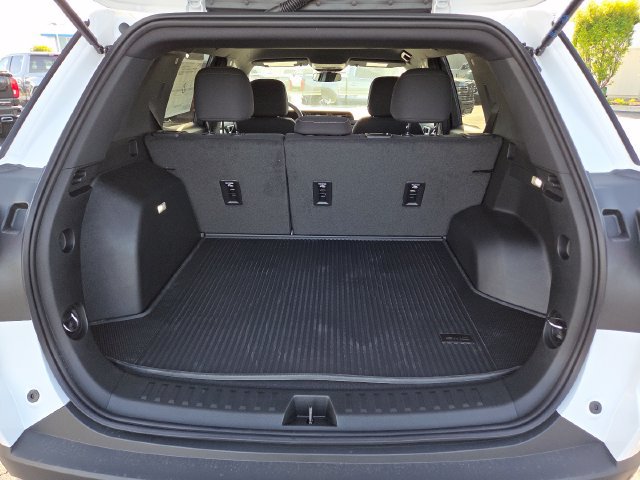 New 2027 GMC Terrain Elevation w/ LPO, Floor Liner Package FWD image 17