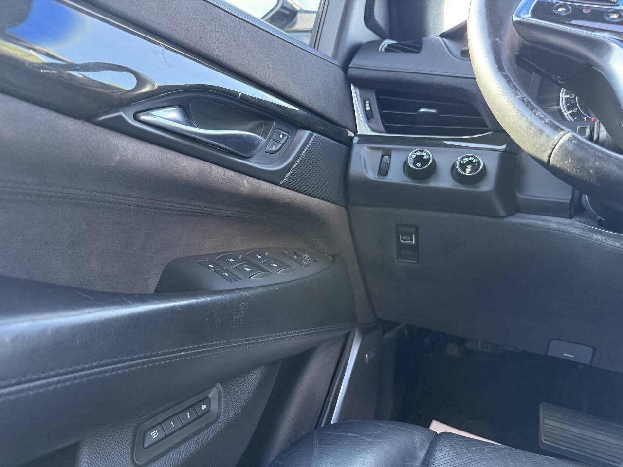 Used 2017 Cadillac Escalade Platinum AWD/4WD image 34