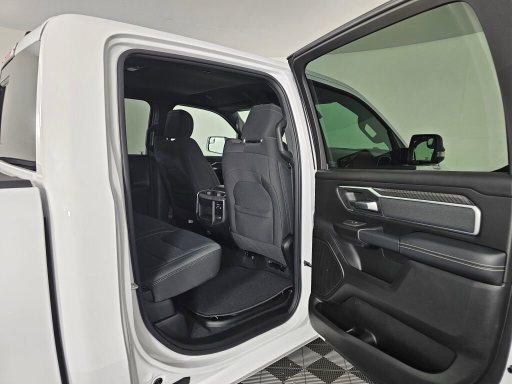 New 2026 RAM 1500 Big Horn AWD/4WD image 34