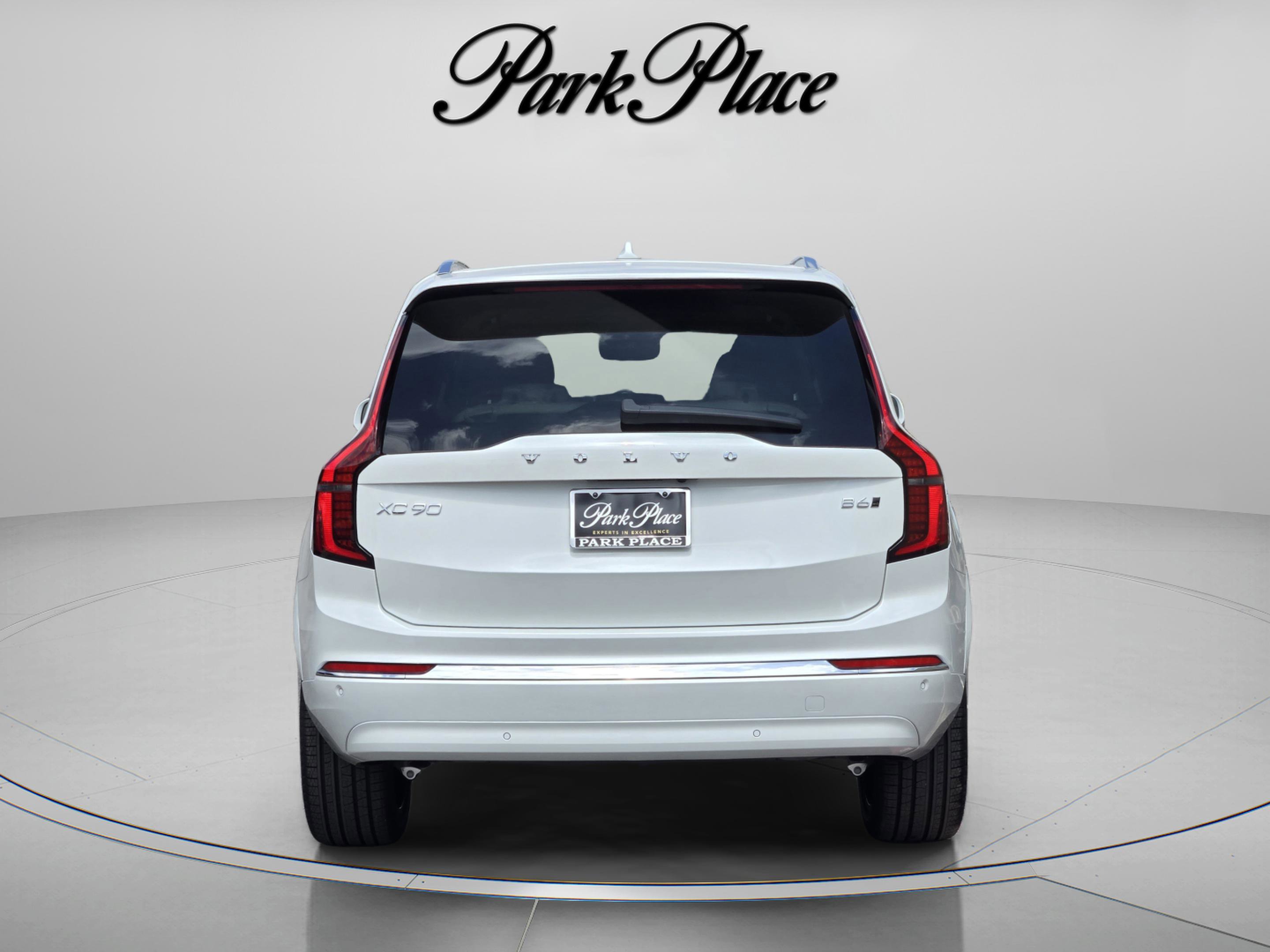 New 2026 Volvo XC90 B6 Ultra w/ Protection Package image 3