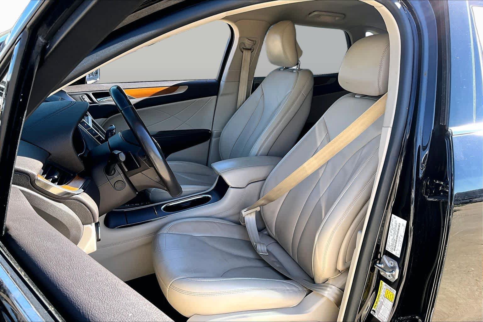 Used 2019 Lincoln MKC Select w/ Select Plus Package FWD image 7