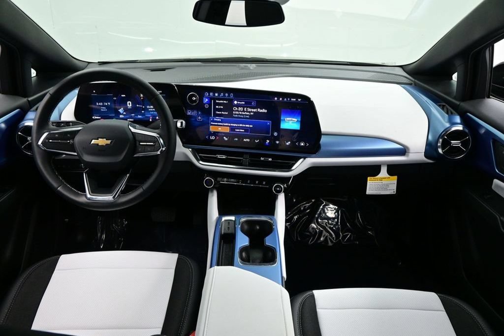 Used 2026 Chevrolet Equinox EV LT FWD image 19
