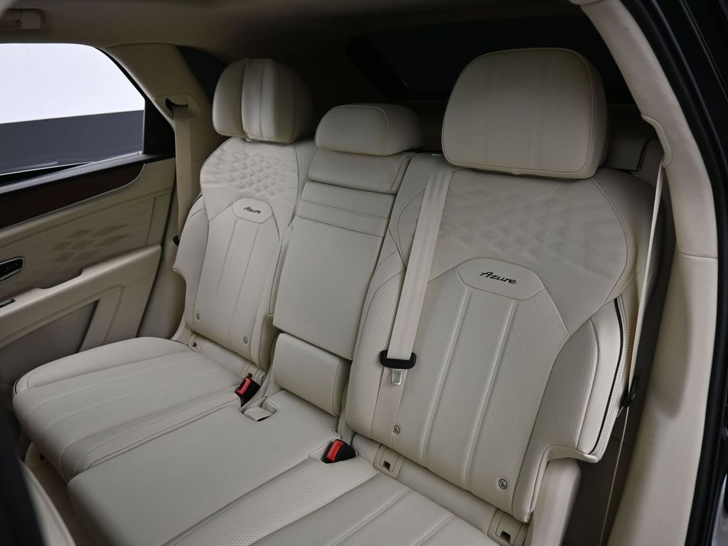 Used 2024 Bentley Bentayga AWD/4WD image 26