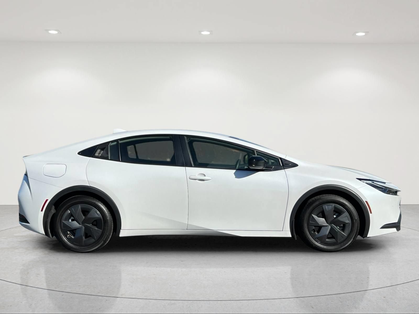 Used 2025 Toyota Prius Plug-In Hybrid FWD image 6