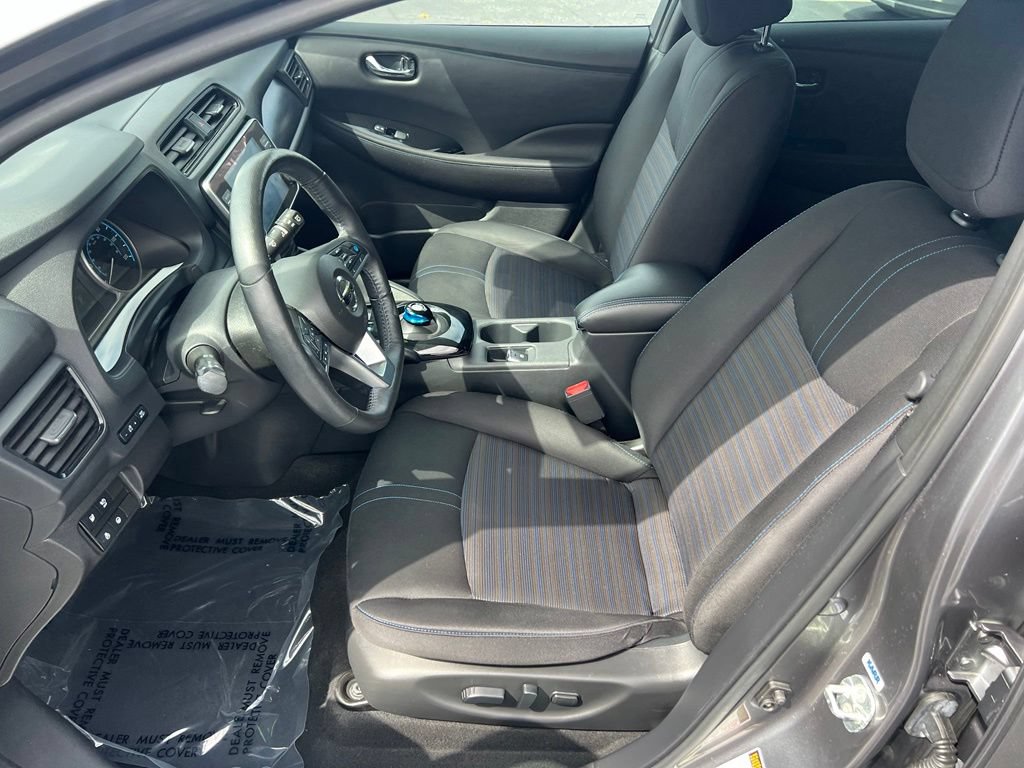 Used 2022 Nissan Leaf SV w/ SV Technology Package FWD image 12