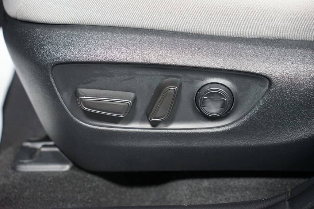 Certified 2022 Toyota RAV4 XLE w/ Convenience Package image 32