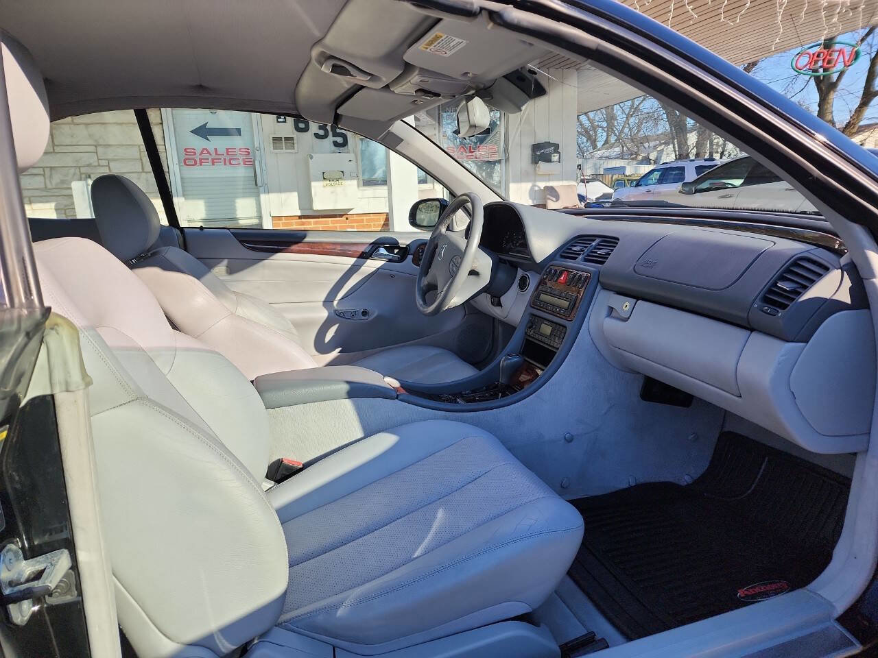 Used 2000 Mercedes-Benz CLK 320 Cabriolet image 13