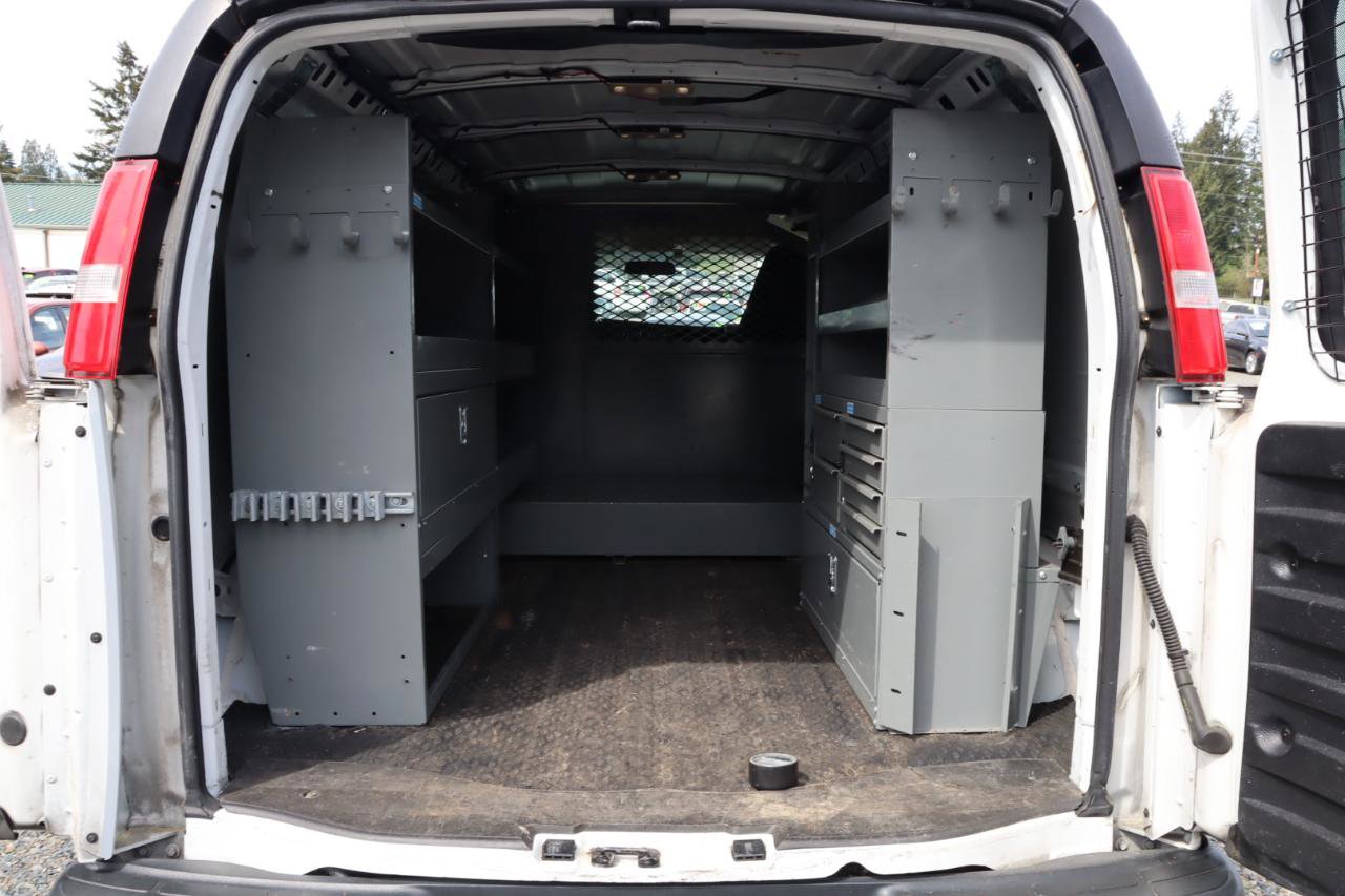 Used 2016 GMC Savana 3500 RWD image 4