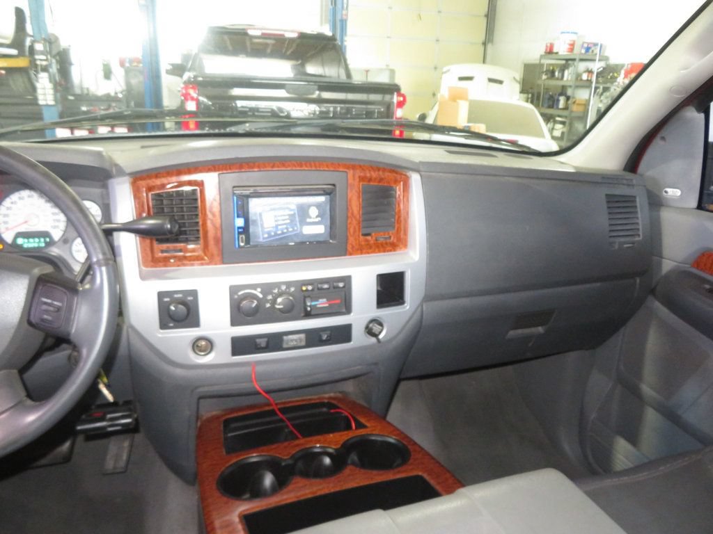 Used 2006 Dodge Ram 2500 Truck Laramie AWD/4WD image 38