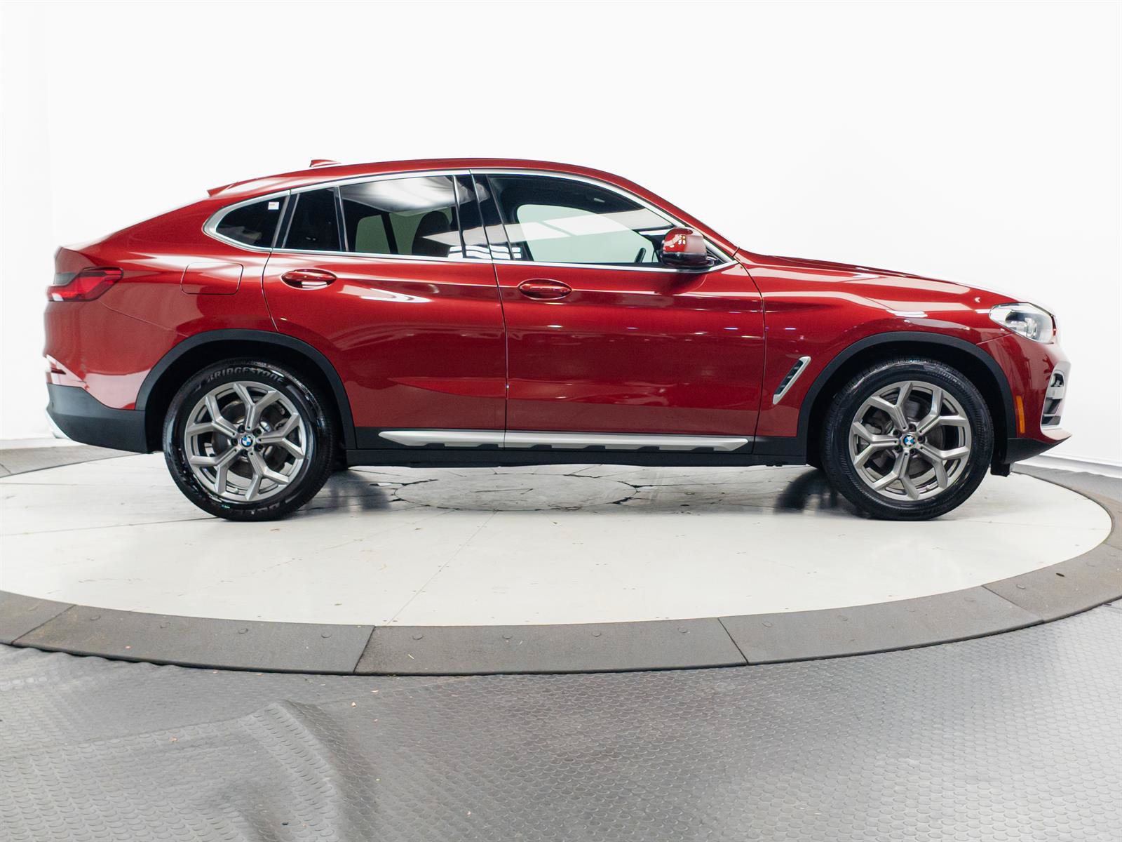 Used 2020 BMW X4 xDrive30i w/ Premium Package AWD/4WD image 13