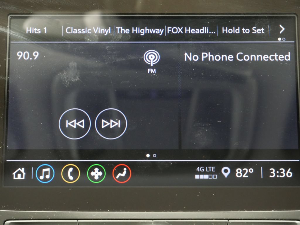 Used 2025 Chevrolet Malibu LT FWD image 17