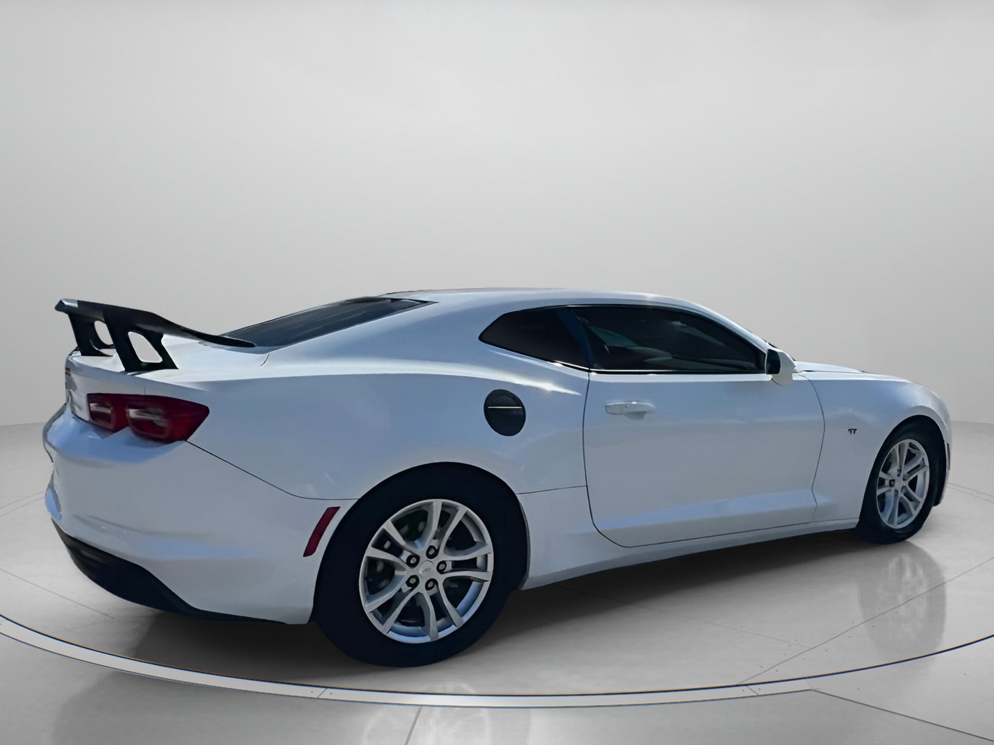 Used 2020 Chevrolet Camaro LS image 29