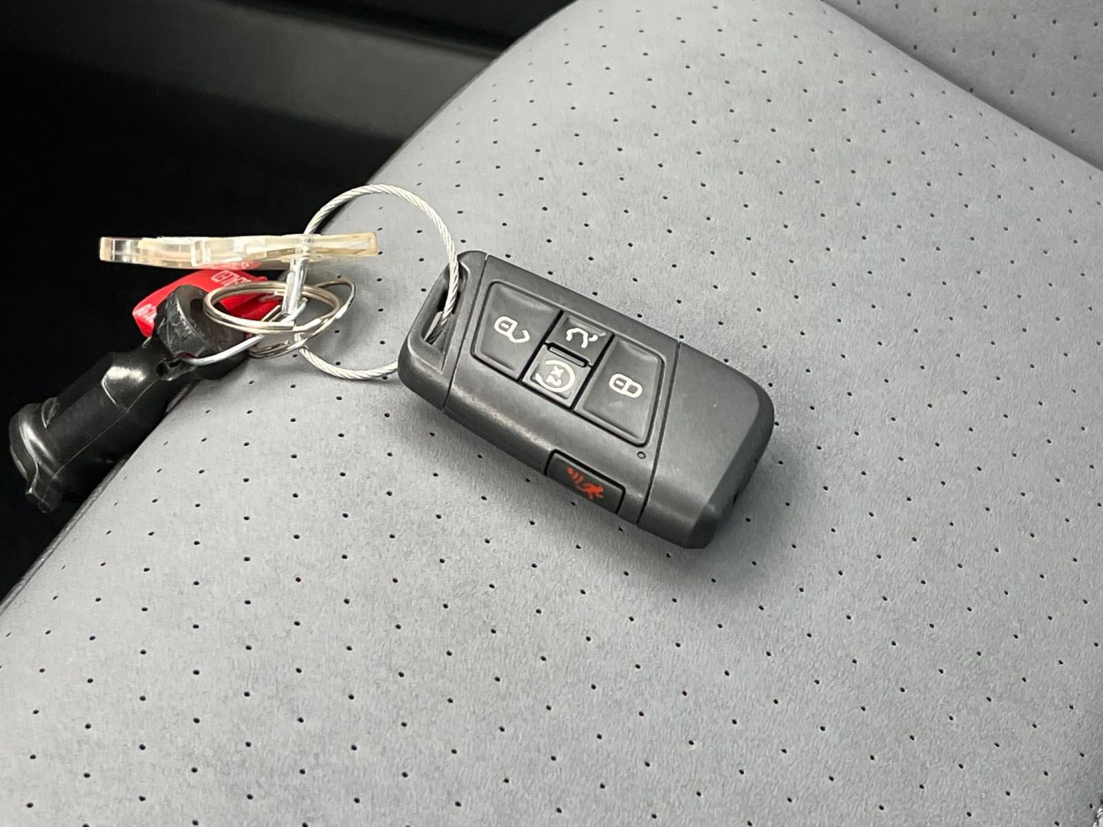 Used 2025 Volkswagen Jetta SE image 22