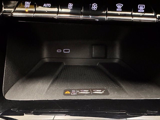 Used 2026 Chevrolet Traverse LT AWD/4WD image 15
