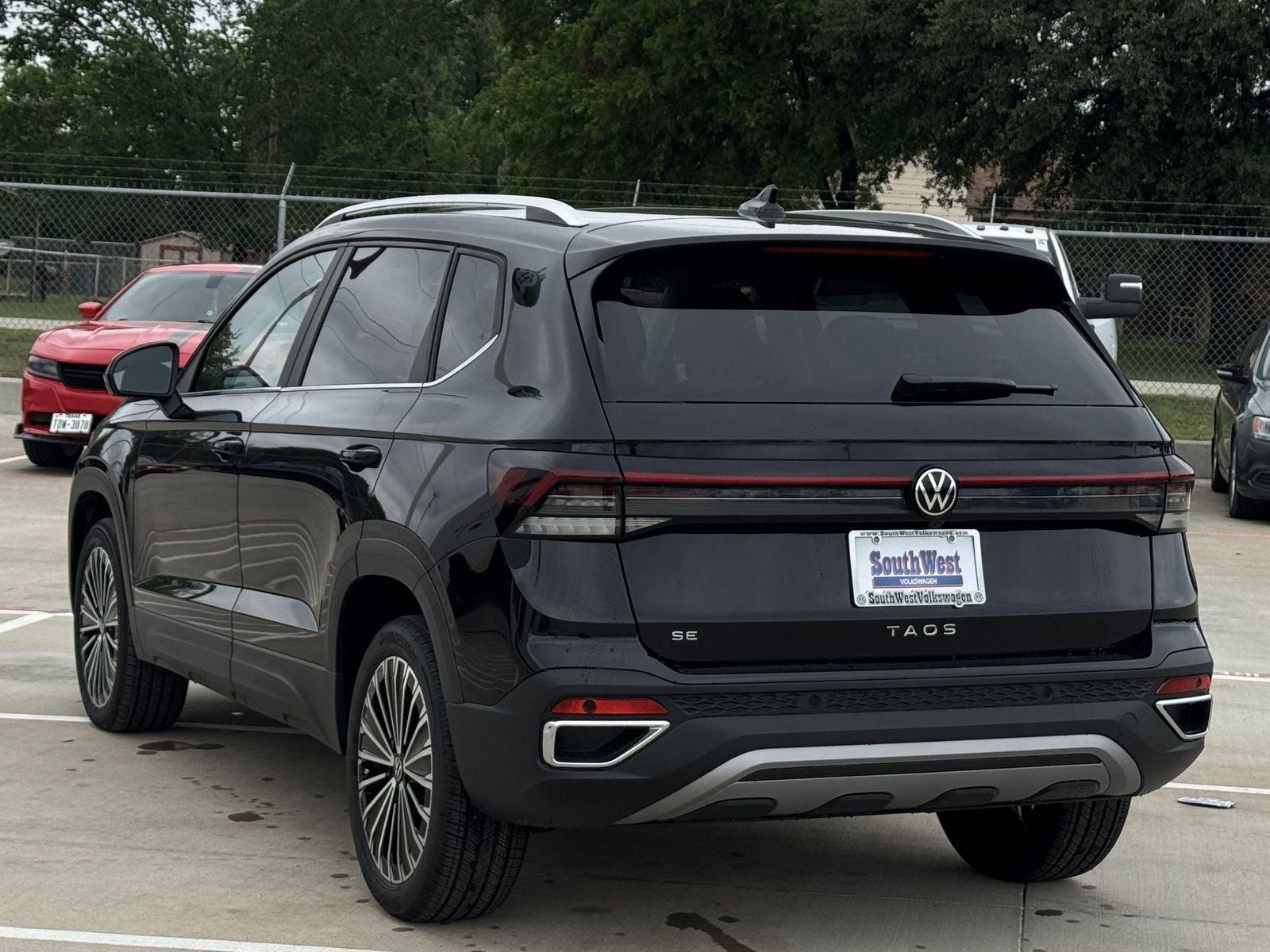 New 2026 Volkswagen Taos SE FWD image 8