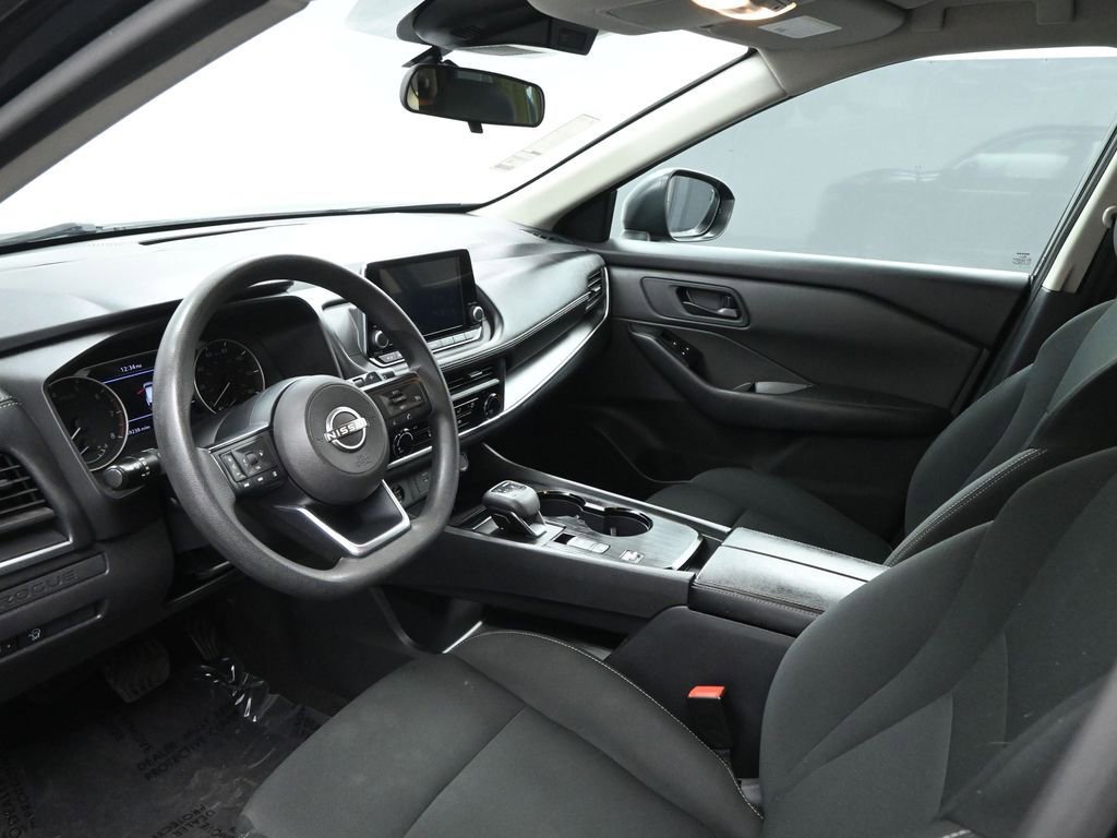Used 2024 Nissan Rogue S image 8