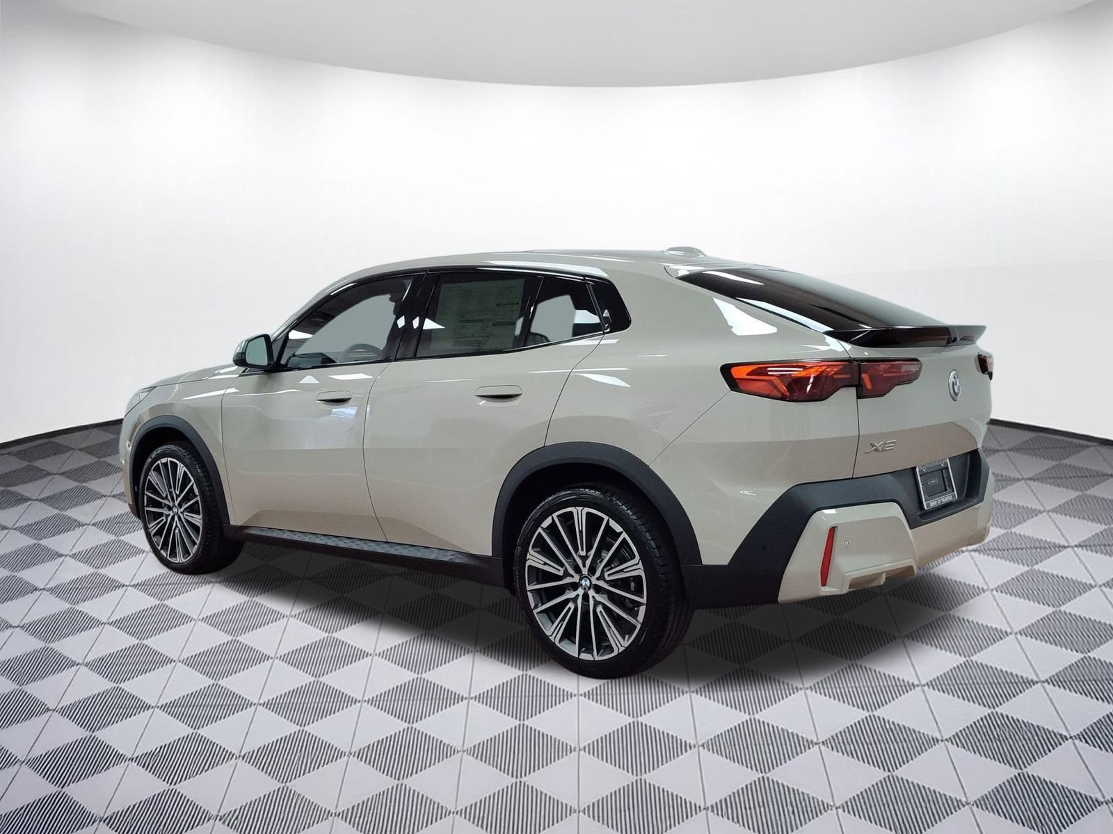 New 2026 BMW X2 xDrive28i image 3