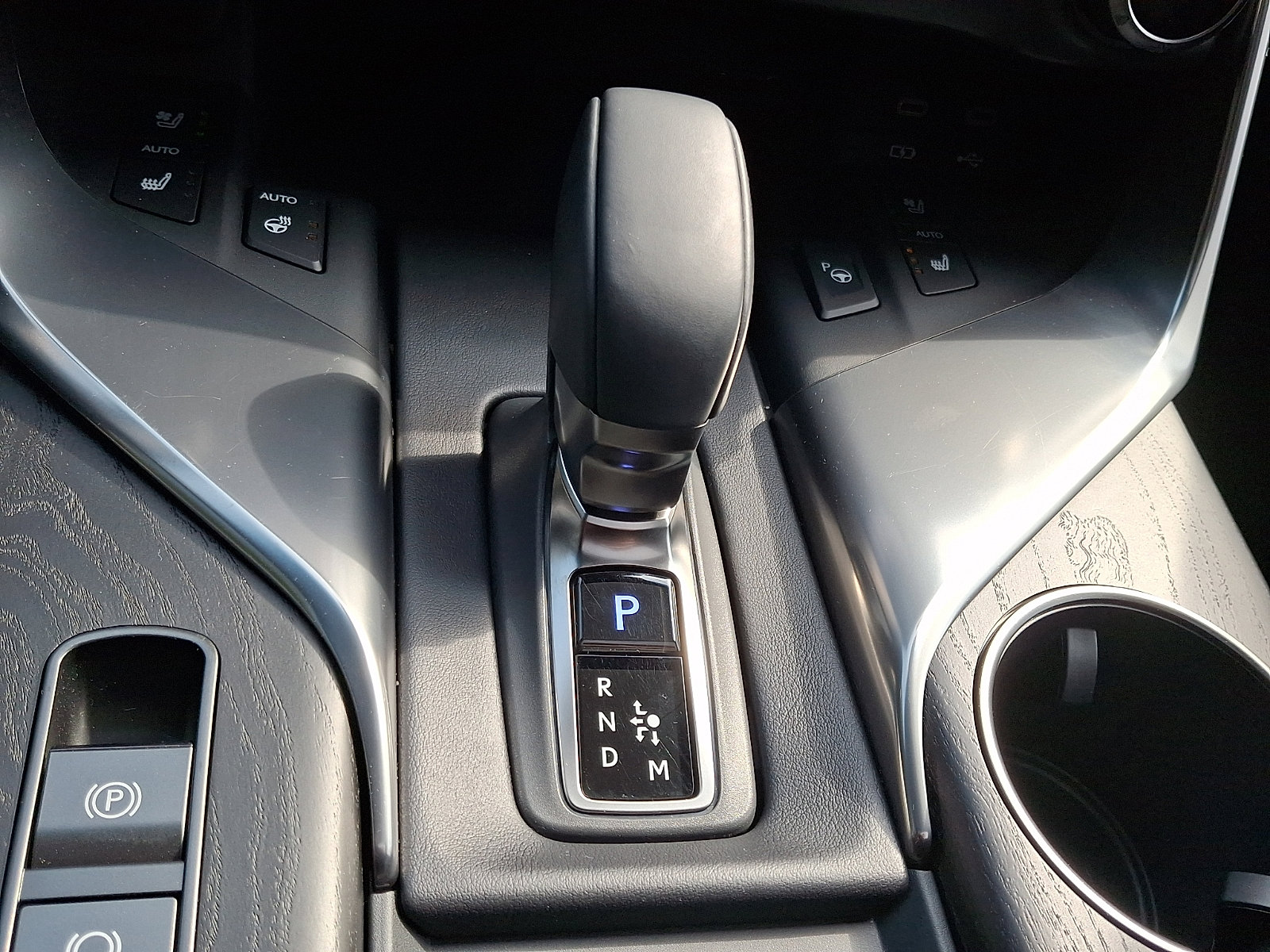 Certified 2025 Lexus LX 700h Overtrail AWD/4WD image 16