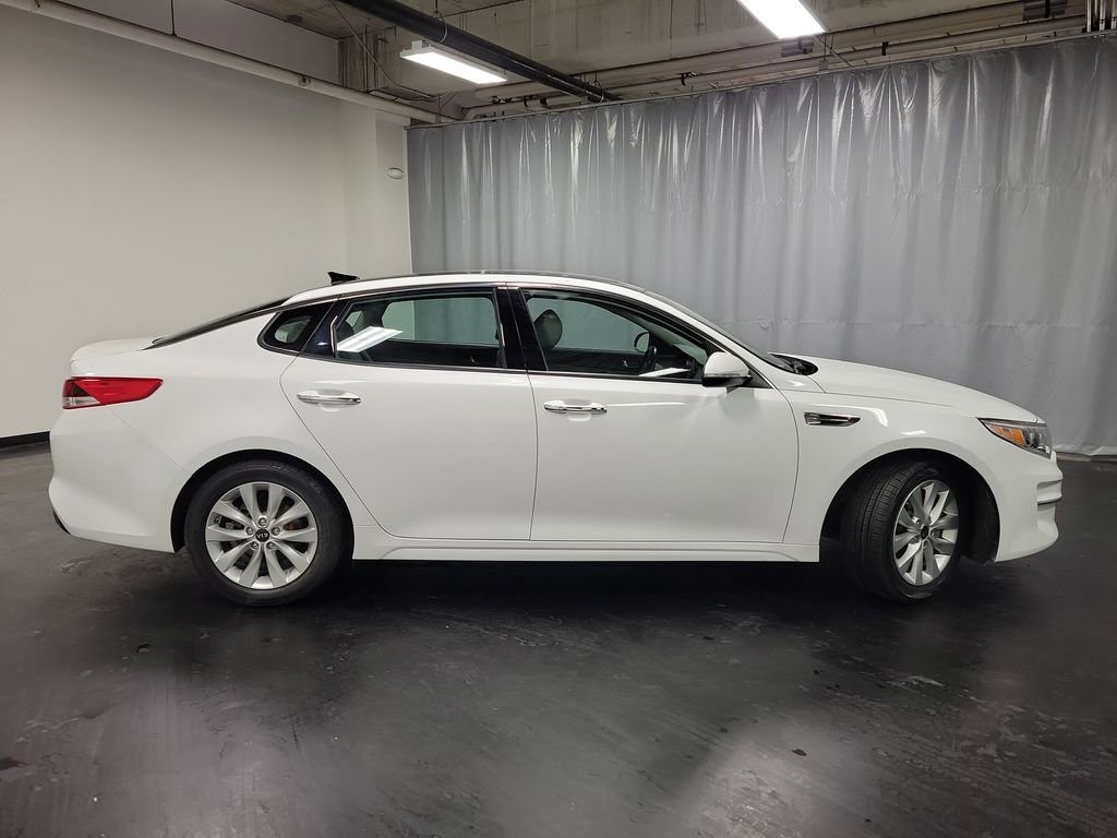Used 2016 Kia Optima EX w/ Premium Package image 10