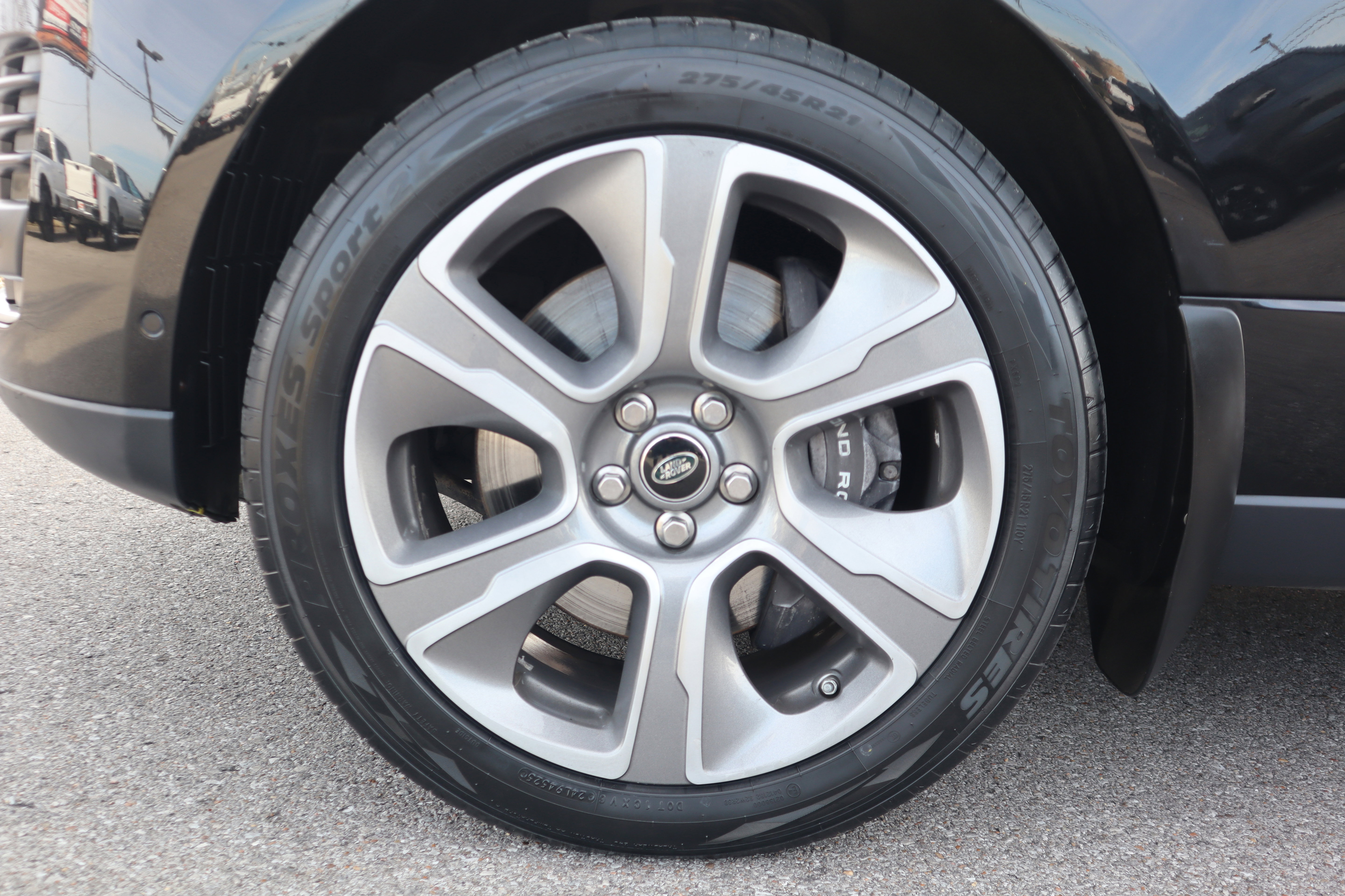 Used 2020 Land Rover Range Rover HSE image 11