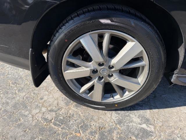 Used 2016 Nissan Pathfinder Platinum w/ Family Entertainment Package AWD/4WD image 13