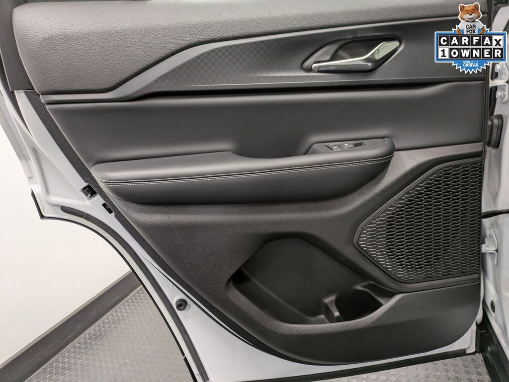 Used 2024 Jeep Grand Cherokee Altitude image 23