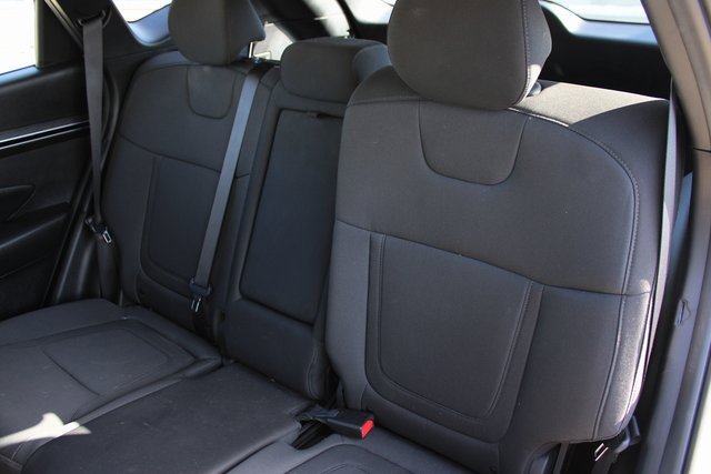 Used 2023 Hyundai Tucson SE image 28