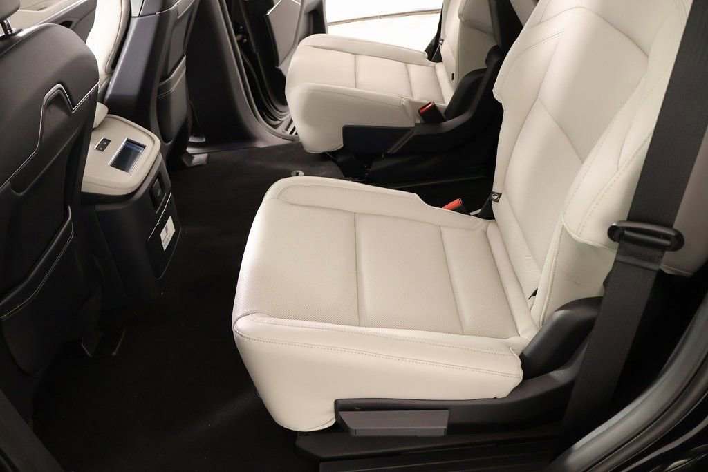 New 2025 Lincoln Navigator Reserve image 12