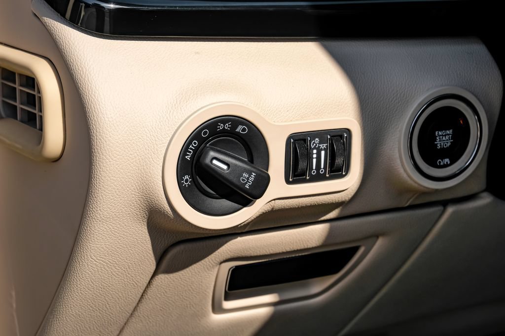 Used 2022 Maserati Quattroporte Modena RWD image 19