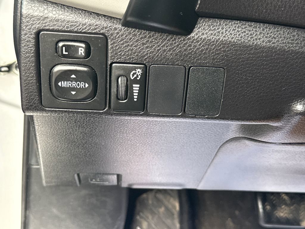 Used 2019 Toyota Corolla LE w/ Carpet Mat Package (TMS) image 32