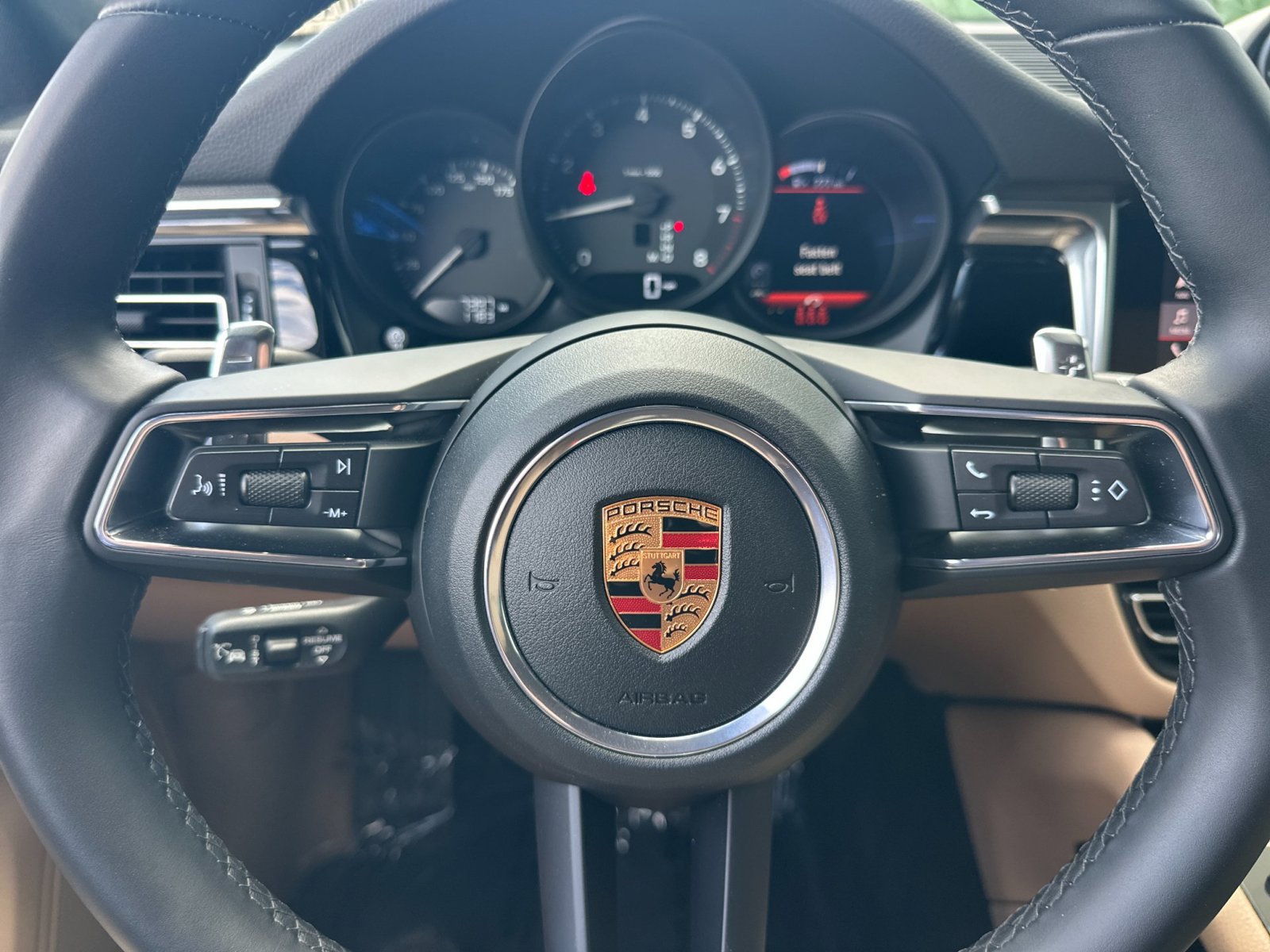 Certified 2026 Porsche Macan AWD/4WD image 13