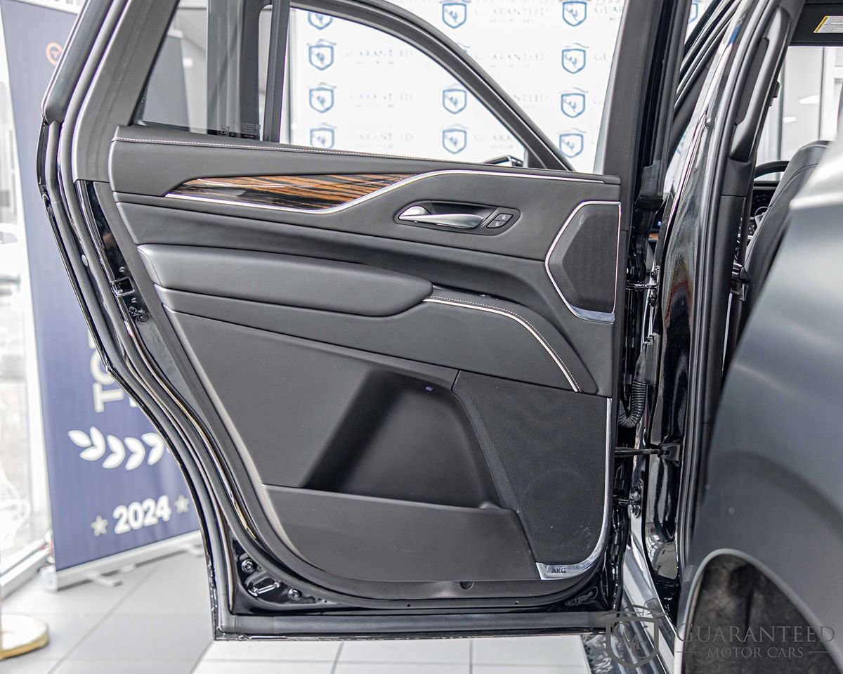 Used 2023 Cadillac Escalade Luxury w/ LPO, Floor Liner Package AWD/4WD image 33