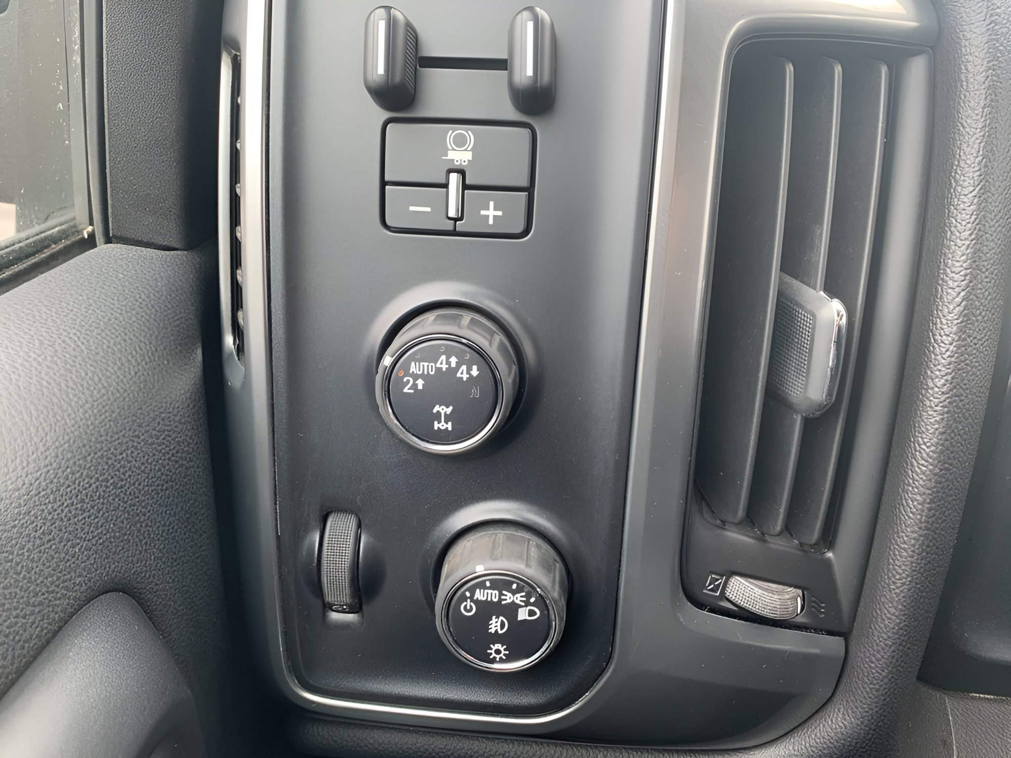 Used 2017 Chevrolet Silverado 1500 LT w/ All Star Edition image 11
