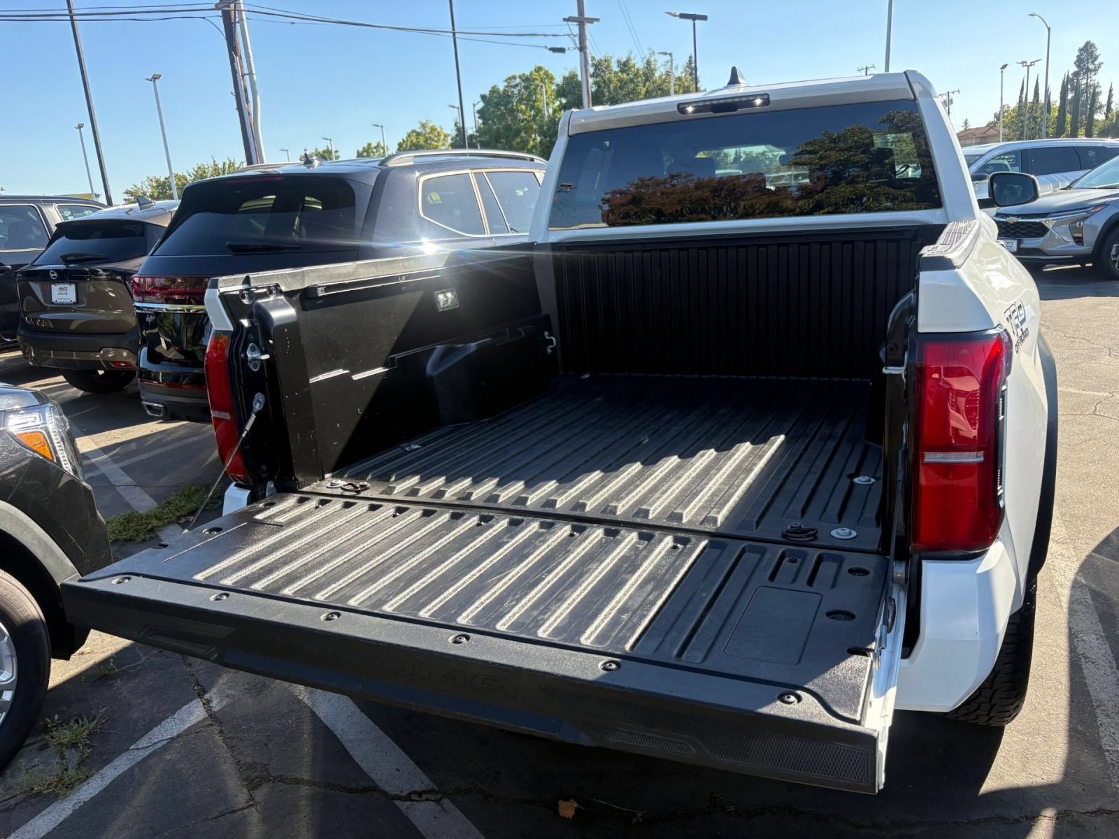 Used 2025 Toyota Tacoma TRD Off-Road AWD/4WD image 9