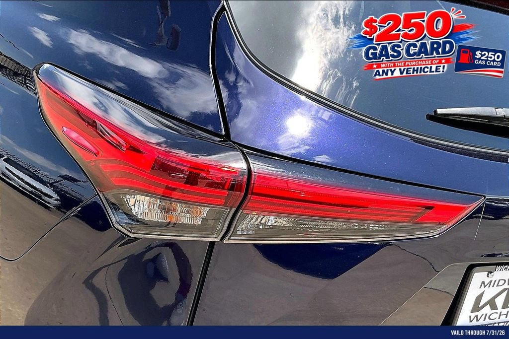 Used 2023 Toyota Highlander XLE AWD/4WD image 30
