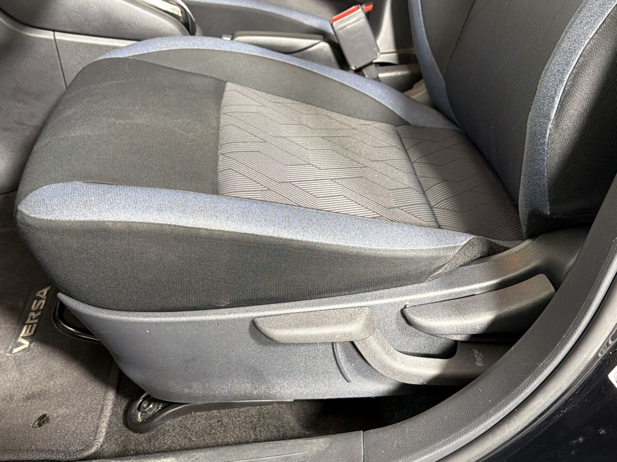 Used 2023 Nissan Versa SV FWD image 13