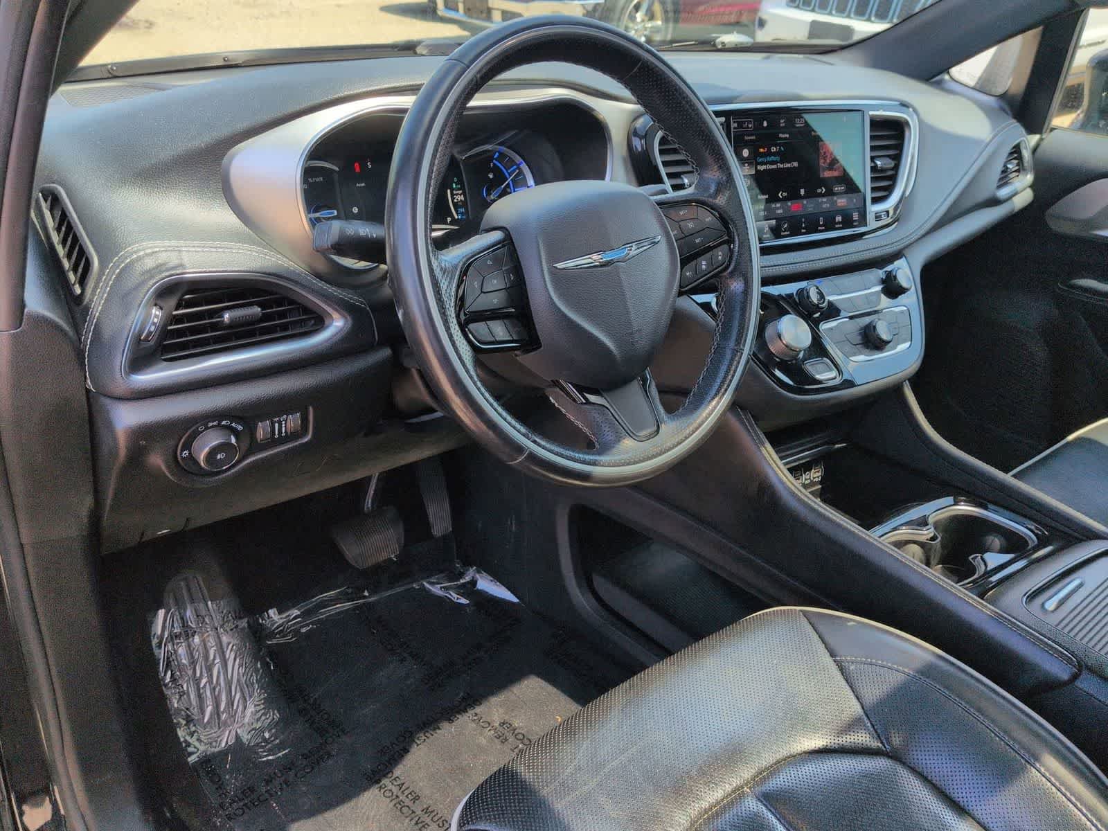 Used 2021 Chrysler Pacifica Limited w/ S Appearance Package FWD image 10