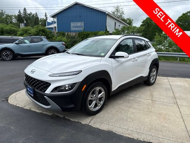Certified 2023 Hyundai Kona SEL w/ Cargo Package AWD/4WD image 4