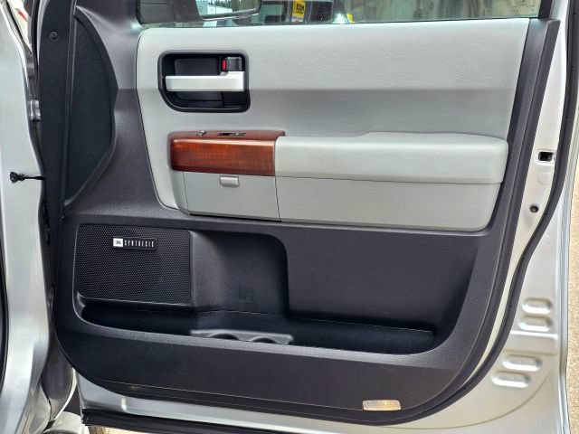 Used 2015 Toyota Sequoia Platinum AWD/4WD image 41