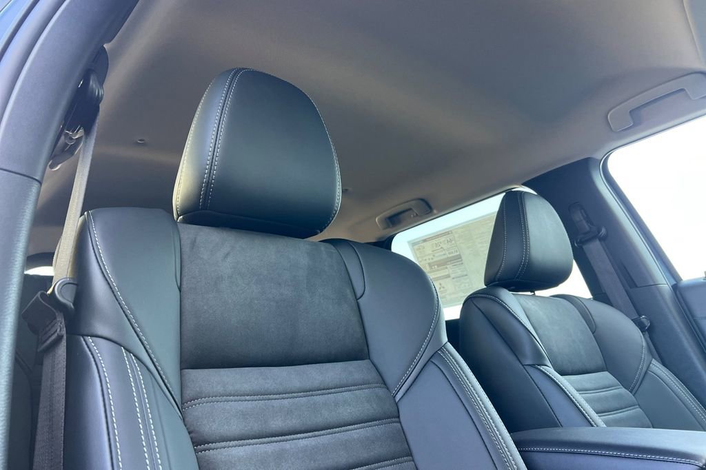 New 2025 Mitsubishi Outlander SE image 18