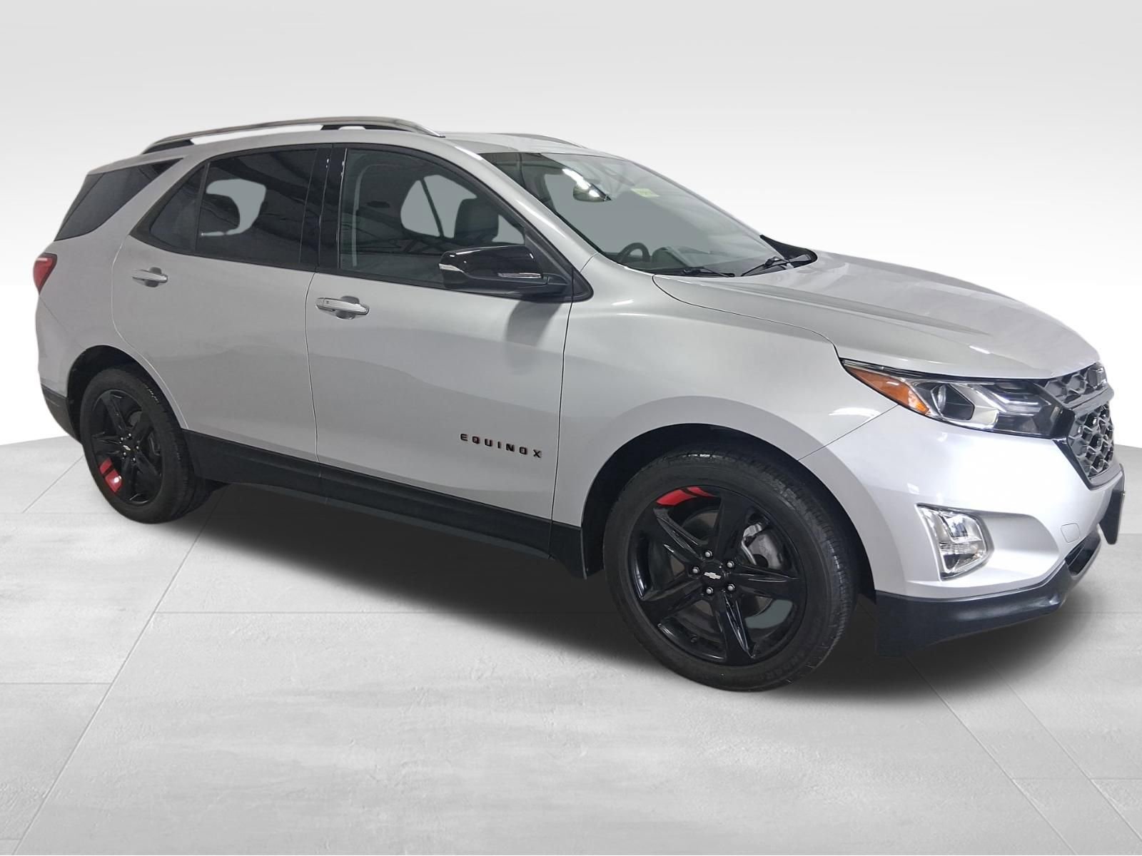 Used 2020 Chevrolet Equinox Premier w/ Premier Redline Edition FWD image 3