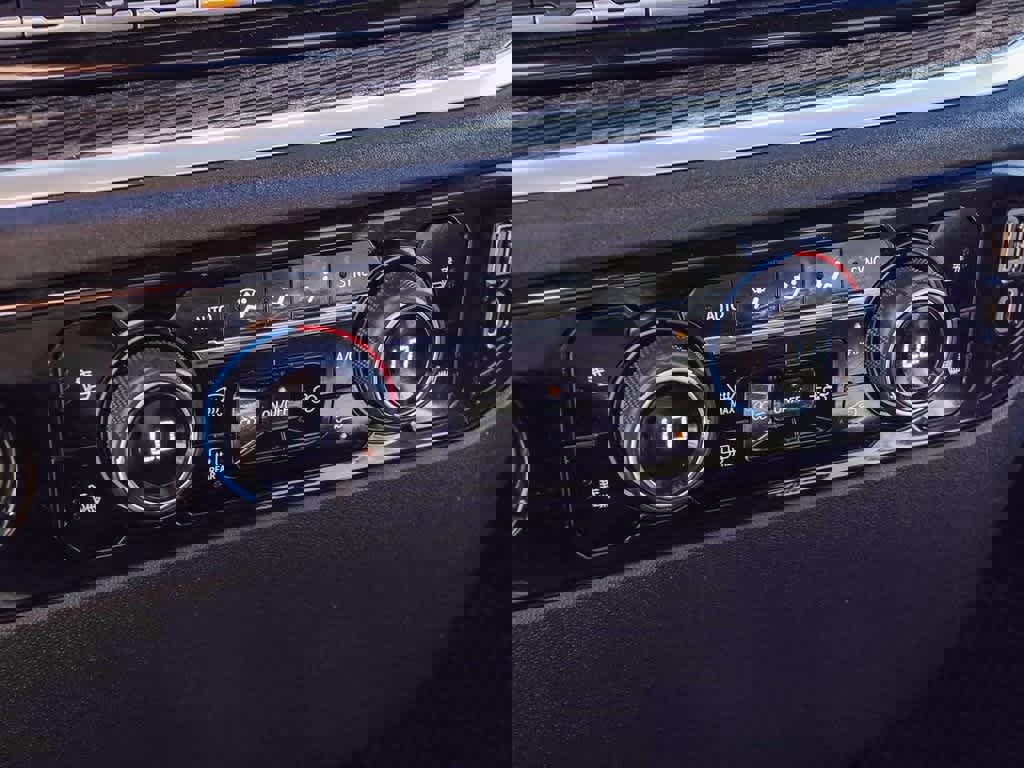 Used 2022 Chevrolet Silverado 1500 LT image 22