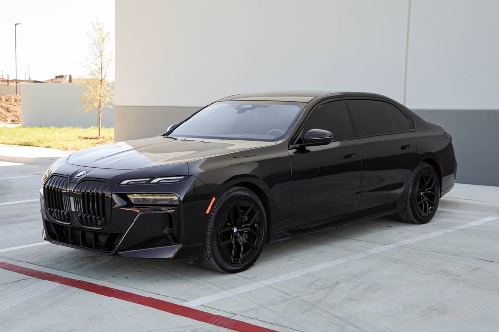 Used 2024 BMW 740i image 4