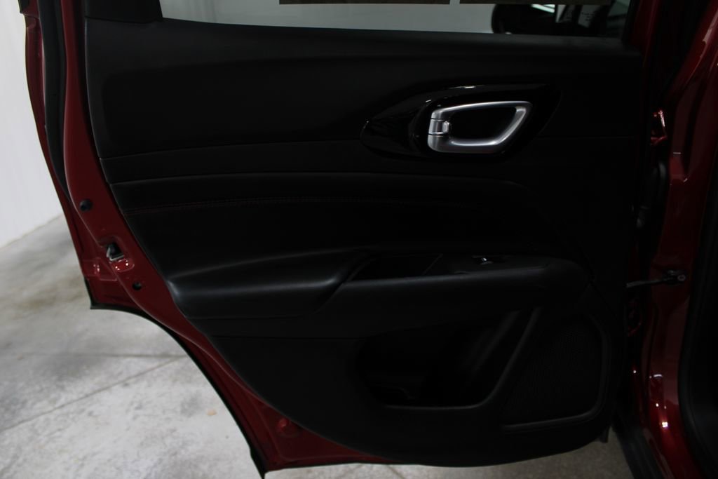 Used 2025 Jeep Compass Trailhawk AWD/4WD image 23