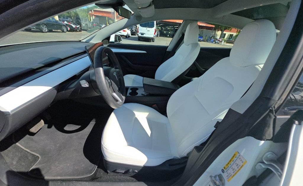 Used 2023 Tesla Model 3 Standard Range RWD image 4