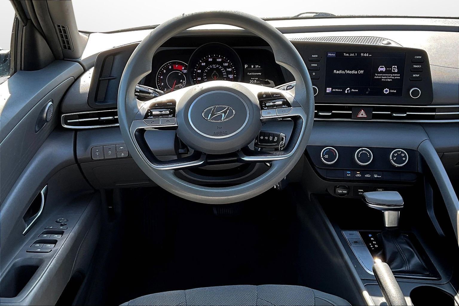 Used 2021 Hyundai Elantra SE image 5