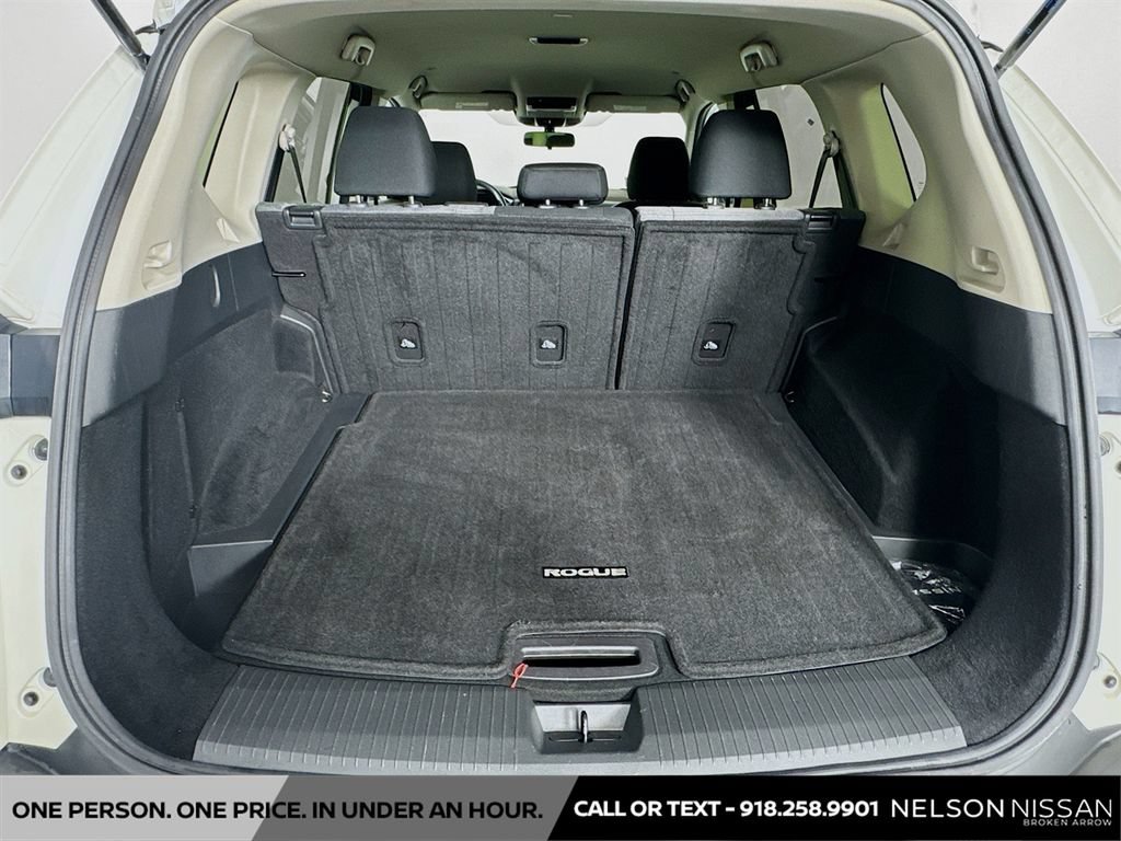 Used 2023 Nissan Rogue SV FWD image 24